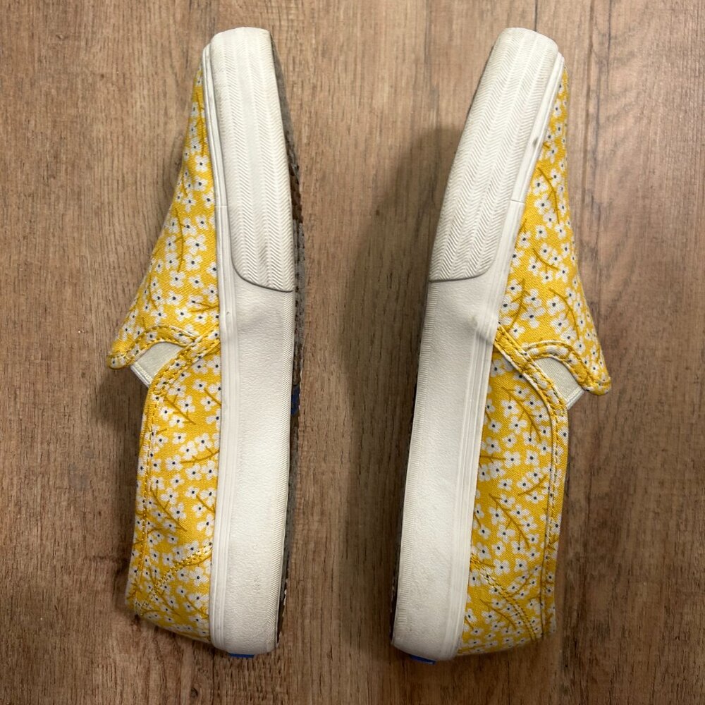 Keds Yellow Floral Slip-On Sneakers | Size 9.5 - Picture 2 of 3